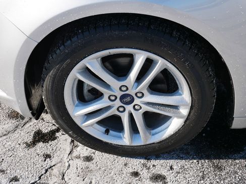 Used 2018 Ford Fusion SE image 15