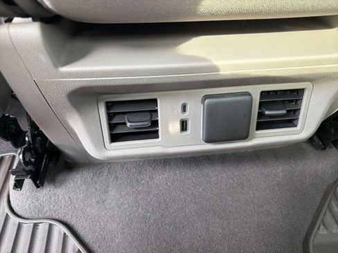 Used 2024 GMC Sierra 2500 SLE w/ SLE Convenience Package image 18