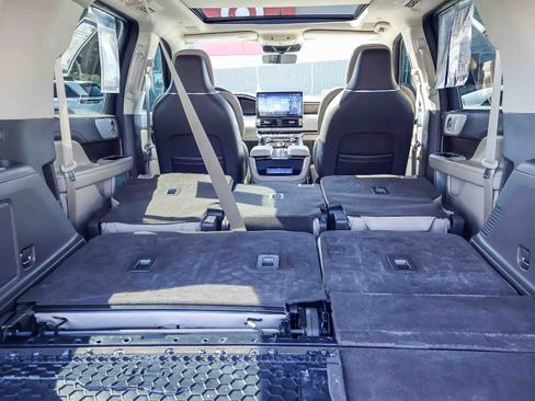 Used 2023 Lincoln Navigator Reserve image 21