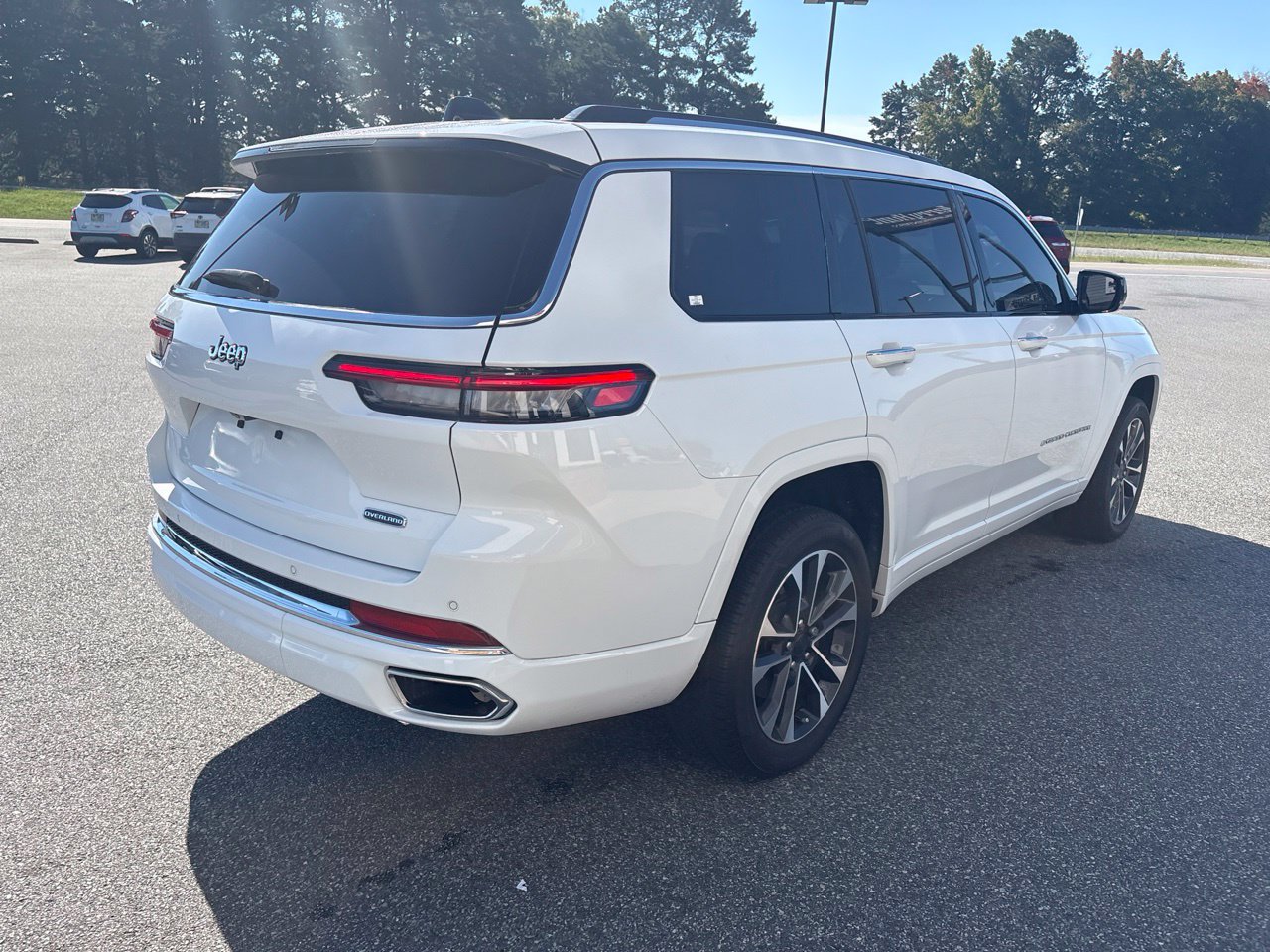Used 2023 Jeep Grand Cherokee L Overland RWD image 10
