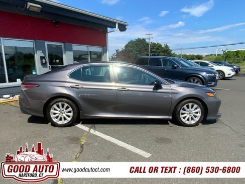 Used 2019 Toyota Camry LE FWD image 4