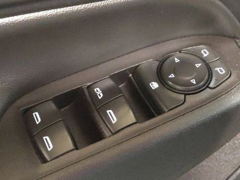 Used 2021 Chevrolet Equinox LT FWD image 27