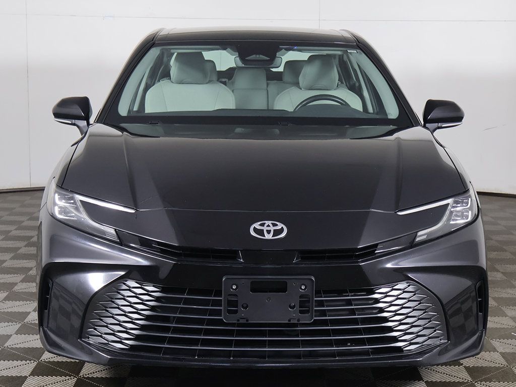 Used 2025 Toyota Camry XLE FWD image 10