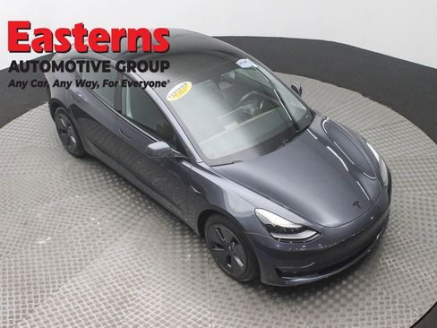 Used 2023 Tesla Model 3 Standard Range image 3