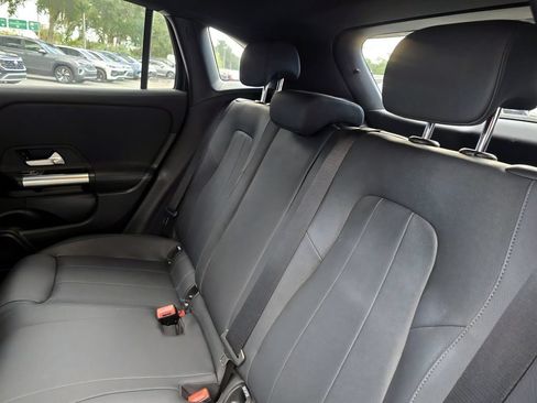 Used 2025 Mercedes-Benz GLA 250 image 14