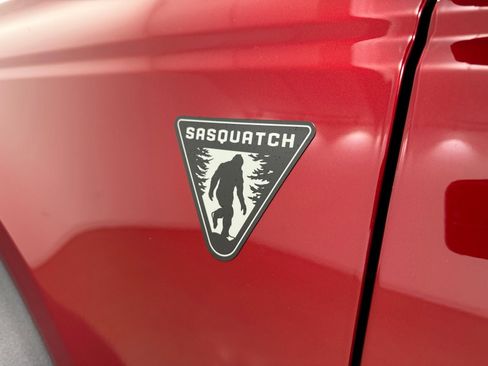 New 2025 Ford Bronco 4-Door w/ Sasquatch Package AWD/4WD image 8