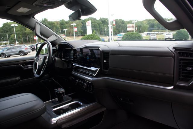 Used 2023 Chevrolet Silverado 1500 LTZ w/ LTZ Premium Package AWD/4WD image 14