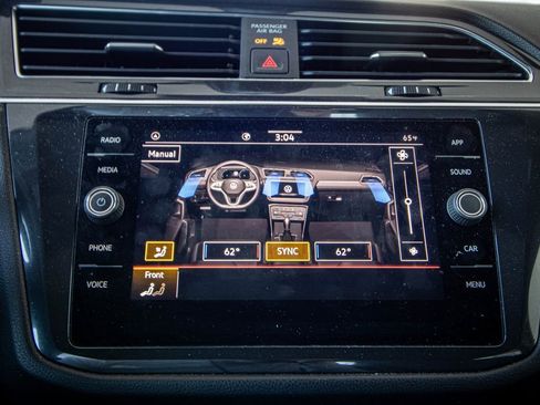 Certified 2022 Volkswagen Tiguan SE R-Line image 36