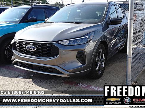 Used 2024 Ford Escape ST-Line FWD image 3
