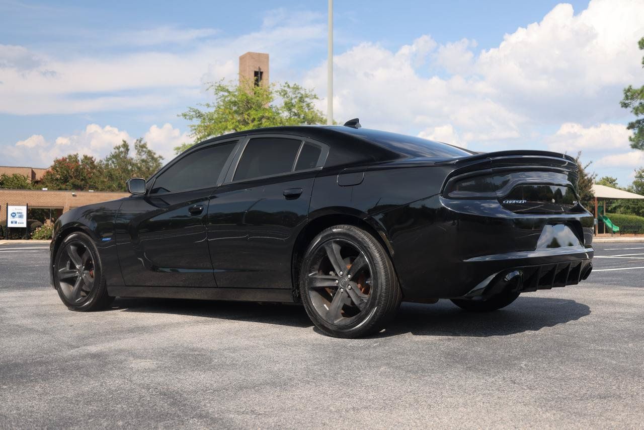 Used 2017 Dodge Charger R/T RWD image 3