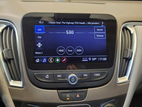 Used 2021 Chevrolet Malibu LT FWD image 25