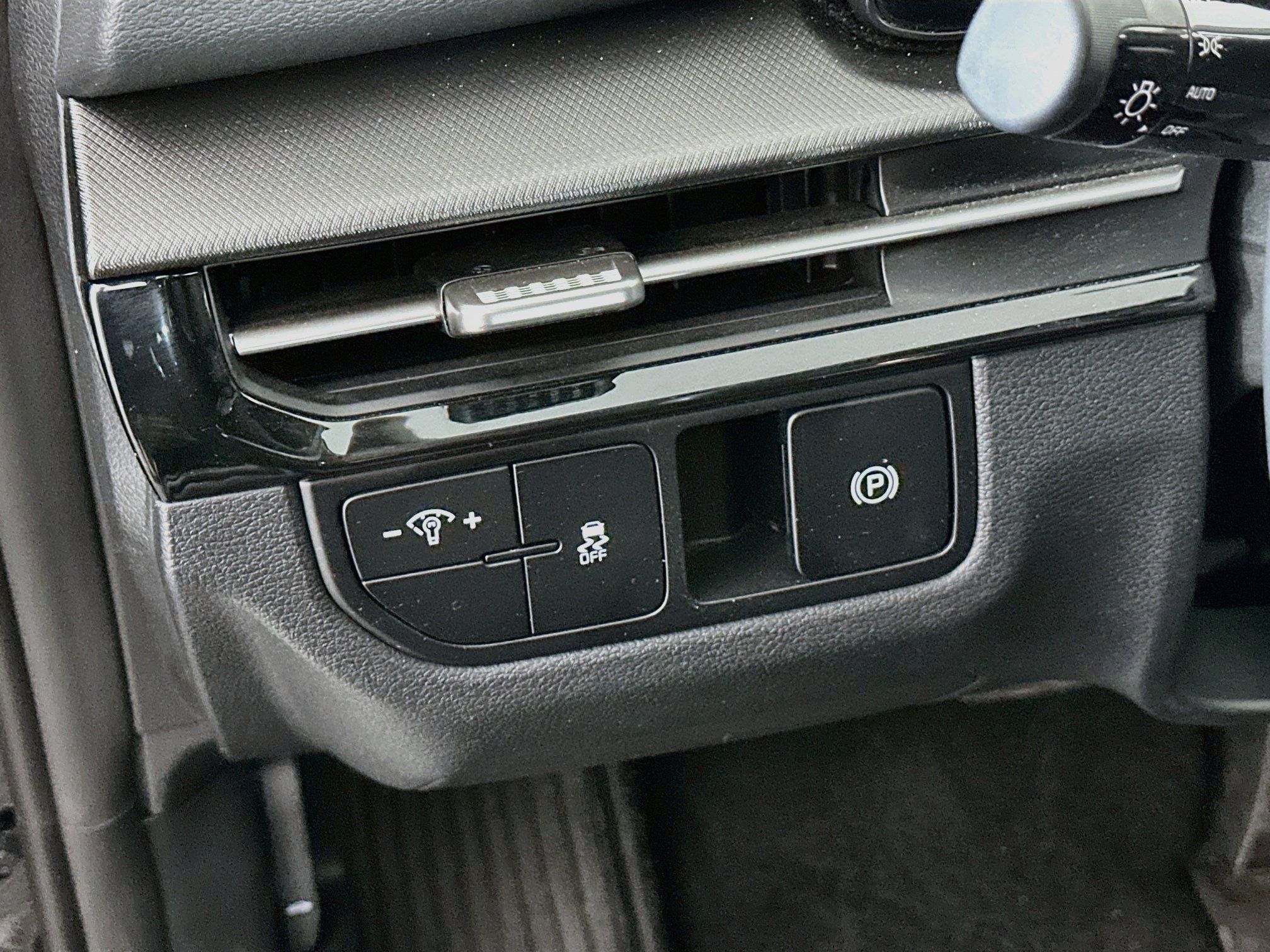 Used 2026 Kia Sportage LX FWD image 16