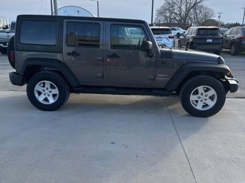 Used 2017 Jeep Wrangler Unlimited Sport w/ Quick Order Package 24S image 5