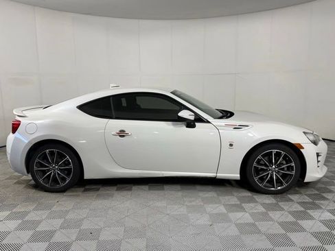 Used 2017 Toyota 86 RWD image 13