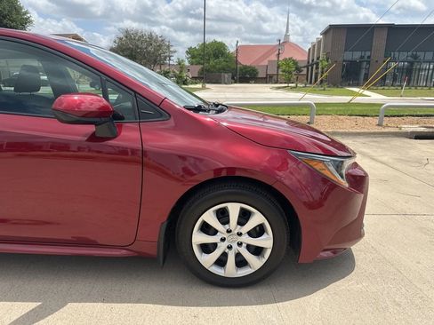 Used 2025 Toyota Corolla LE FWD image 7