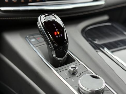 Used 2024 Cadillac Escalade V w/ LPO, ONYX Package AWD/4WD image 34