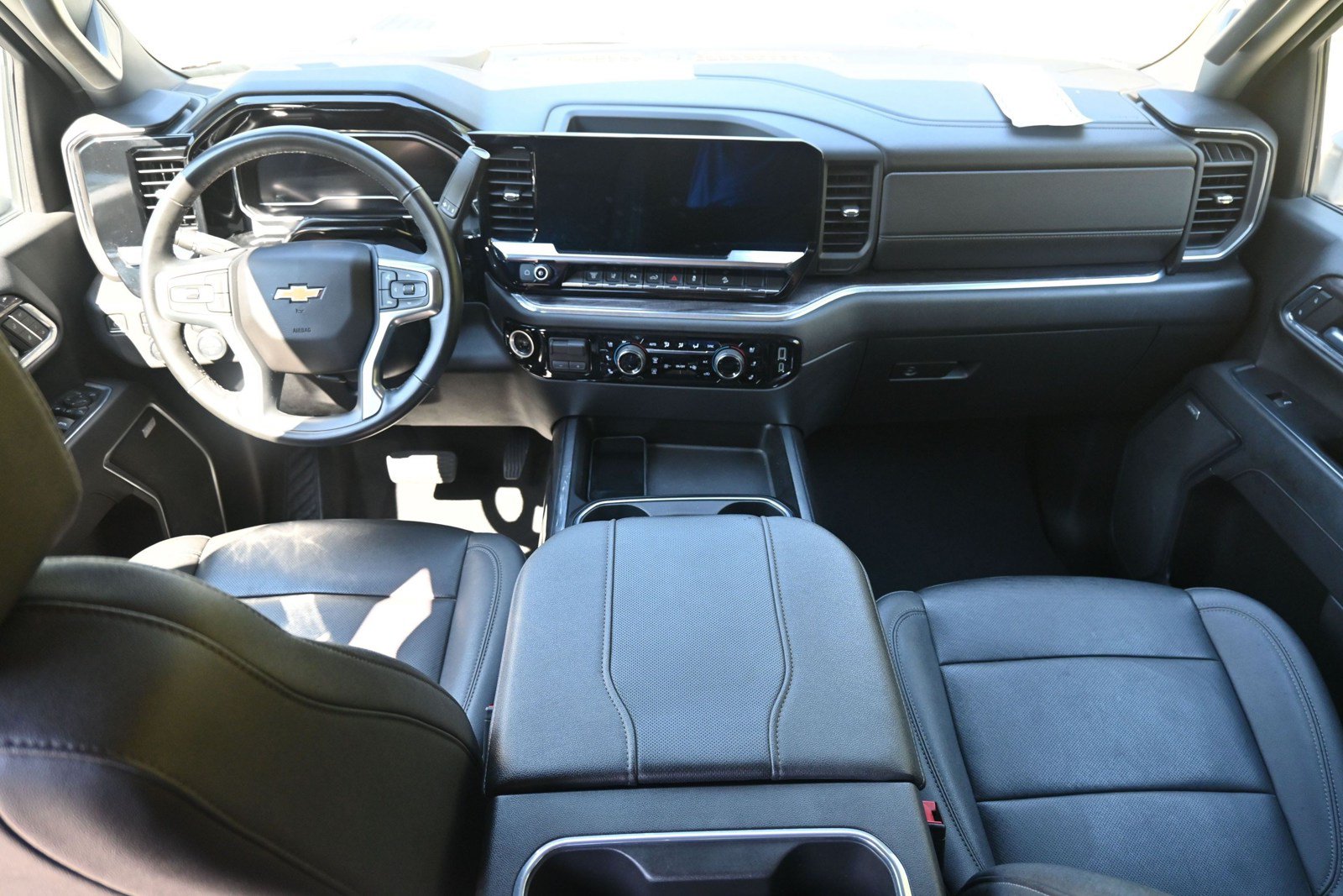 Used 2024 Chevrolet Silverado 3500 LTZ w/ LTZ Convenience Package AWD/4WD image 24