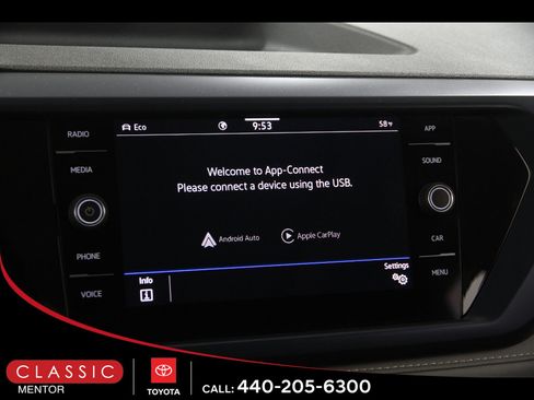 Used 2024 Volkswagen Taos SE image 13