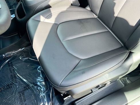 New 2026 Chrysler Voyager LX FWD image 18