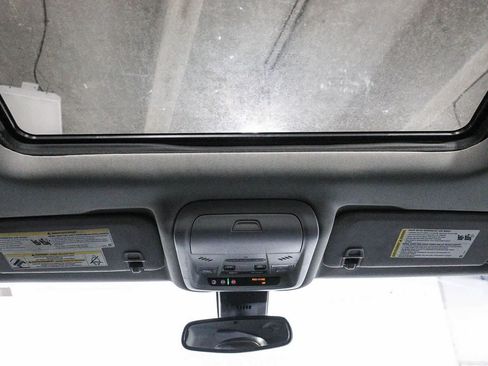 Used 2019 Chevrolet Equinox Premier AWD/4WD image 13