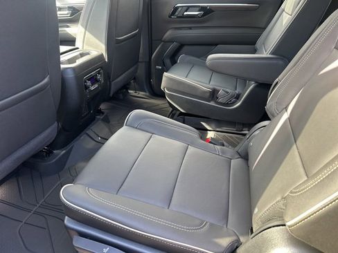 New 2025 Chevrolet Suburban Premier image 7