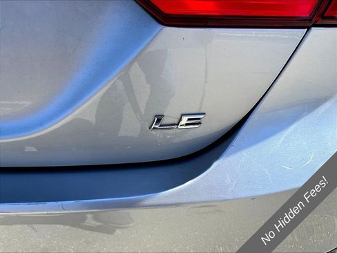 Used 2018 Toyota Camry LE FWD image 7