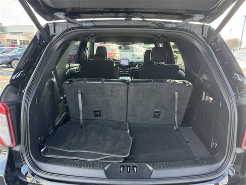 Certified 2022 Ford Explorer ST image 9