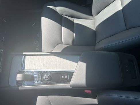 Certified 2025 Volvo XC60 B5 Plus AWD/4WD image 26