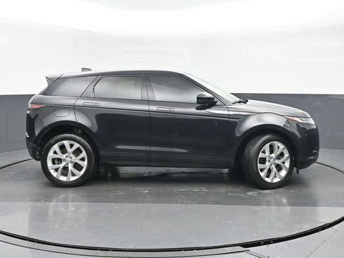 Used 2023 Land Rover Range Rover Evoque SE image 2