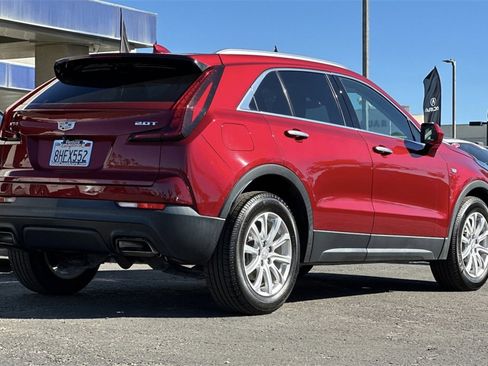 Used 2019 Cadillac XT4 Luxury image 4