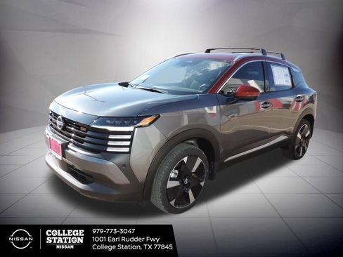 New 2025 Nissan Kicks SR image 8