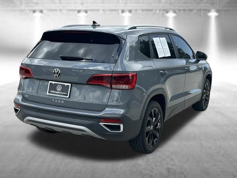 Certified 2024 Volkswagen Taos SE FWD image 5