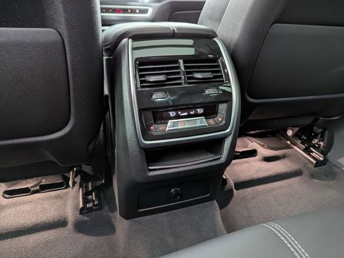 Certified 2024 BMW X6 xDrive40i w/ Premium Package image 46