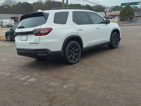 New 2026 Honda Pilot Black Edition image 4