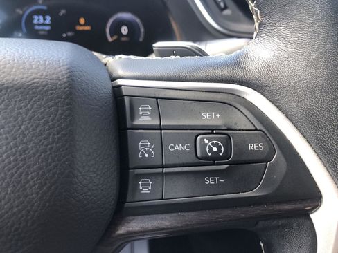 Used 2022 Jeep Grand Cherokee Limited AWD/4WD image 21