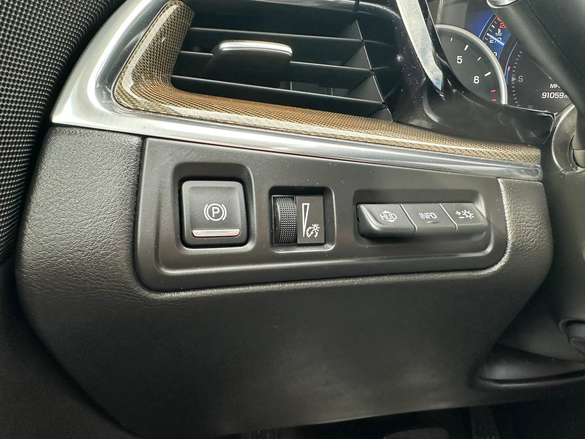 Used 2017 Cadillac XT5 Platinum w/ Driver Assist Package AWD/4WD image 26