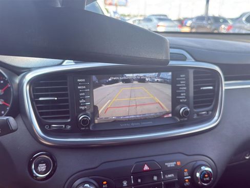 Used 2017 Kia Sorento SX FWD image 4