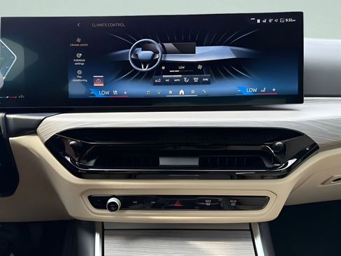 New 2026 BMW 330i Sedan w/ Premium Package RWD image 18