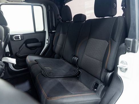 Used 2023 Jeep Gladiator Mojave image 8