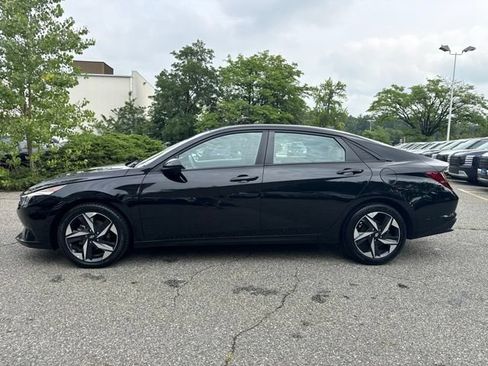Used 2023 Hyundai Elantra SEL w/ Convenience Package FWD image 18