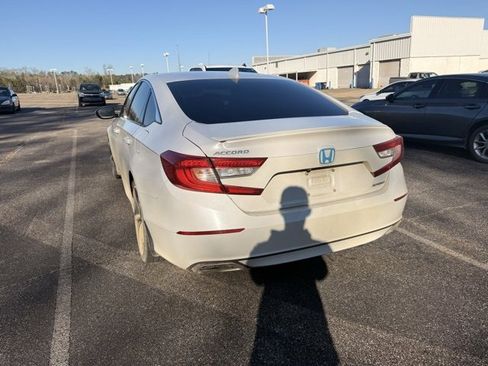 Used 2018 Honda Accord Sport image 3