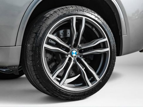 Used 2017 BMW X5 M AWD/4WD image 63
