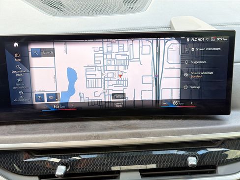 Used 2023 BMW X7 xDrive40i image 32