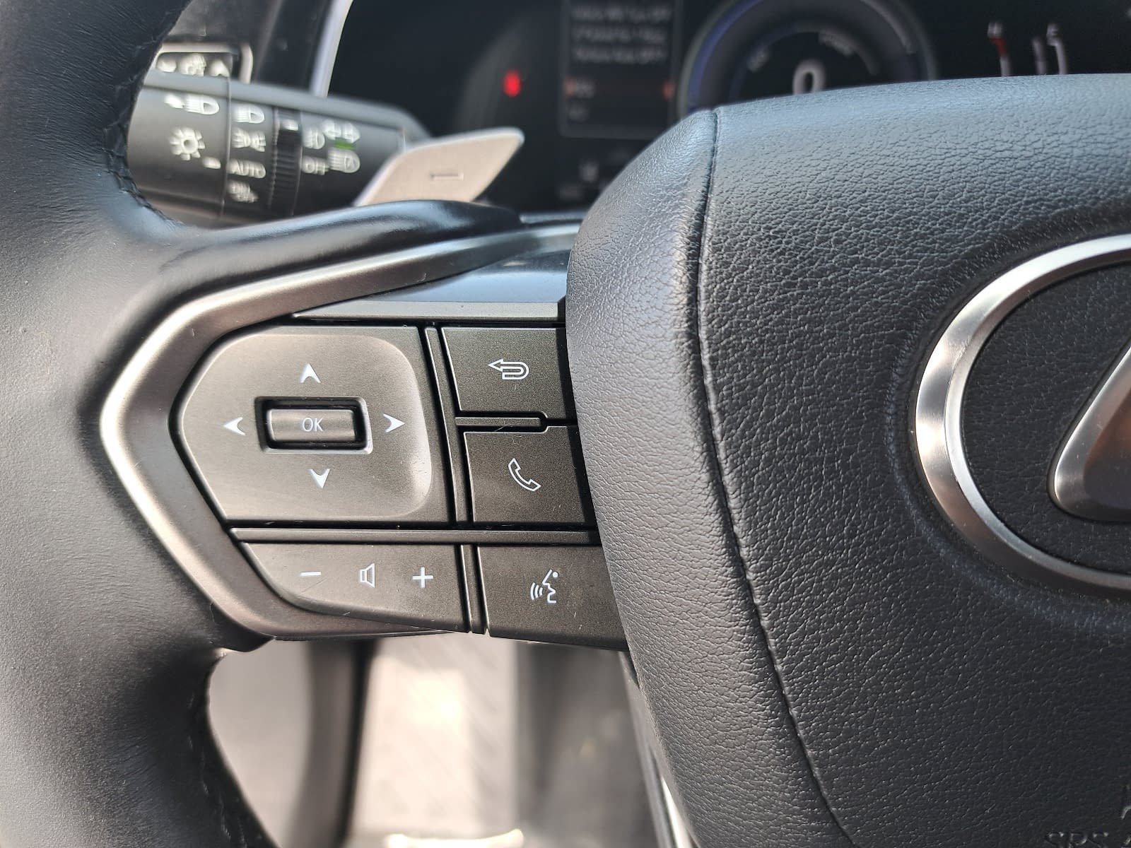 Used 2023 Lexus NX 350h AWD w/ Towing Package (2000 Lbs) image 19