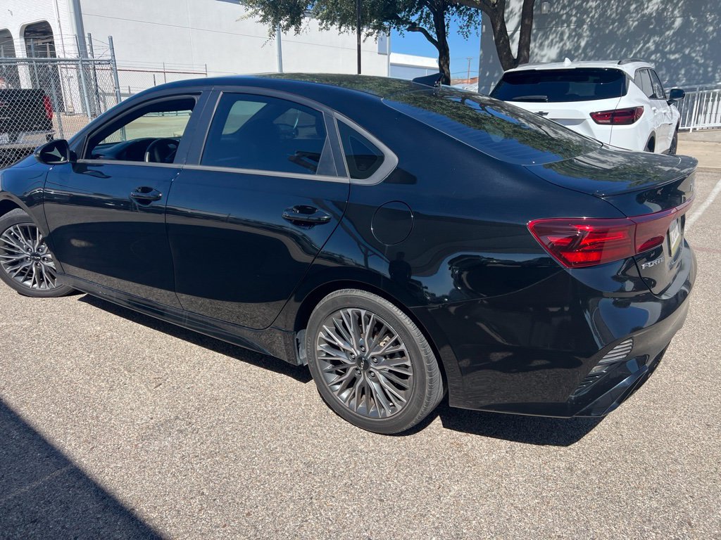 Used 2023 Kia Forte GT-Line w/ GT-Line Premium Package FWD image 4
