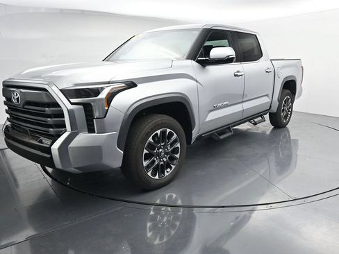 Used 2026 Toyota Tundra Limited AWD/4WD image 4