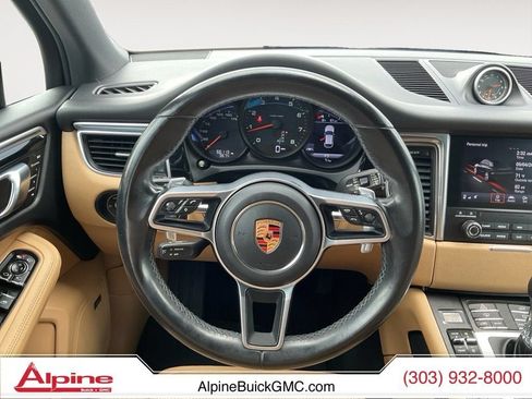 Used 2018 Porsche Macan AWD/4WD image 12
