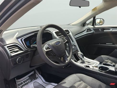 Used 2014 Ford Fusion SE FWD image 11