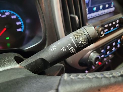 Used 2015 Chevrolet Colorado LT w/ Luxury Package image 36