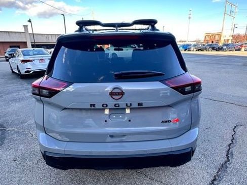Certified 2025 Nissan Rogue SV image 8